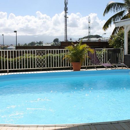 Hotel Lauraym 1 Baie-Mahault Esterno foto